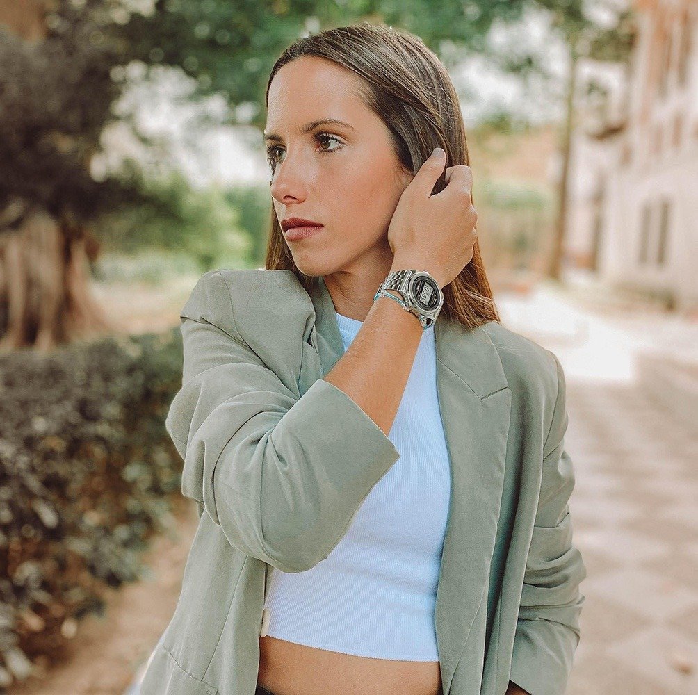 A CASIO VINTAGE UNISEX ROUND BRACELET IN Silver